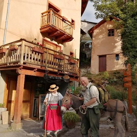 Eco-Hotel Et Yourtes Du Mercantour Guillaumes Exterior photo