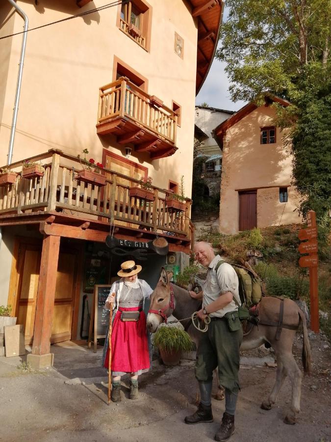 Eco-Hotel Et Yourtes Du Mercantour Guillaumes Exterior photo