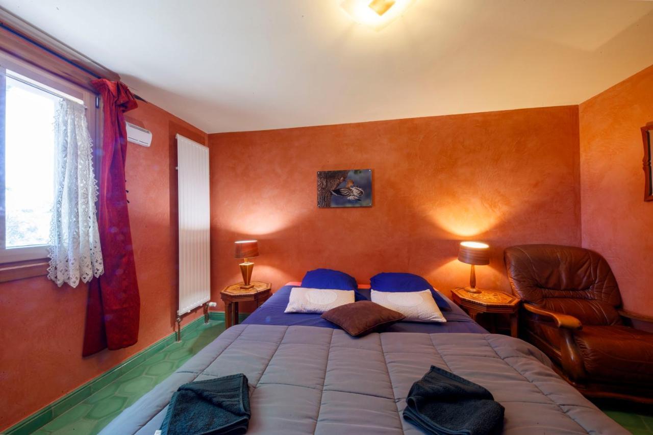 Eco-Hotel Et Yourtes Du Mercantour Guillaumes Exterior photo