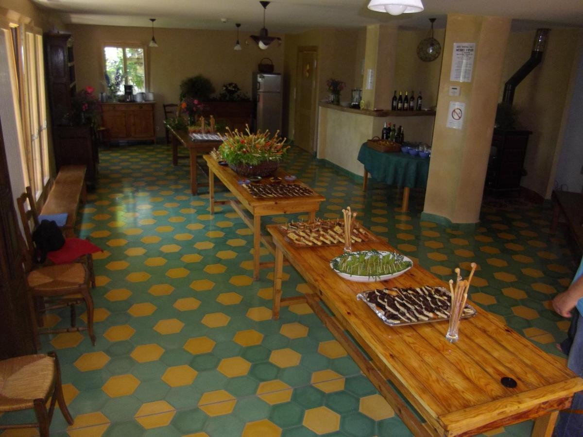 Eco-Hotel Et Yourtes Du Mercantour Guillaumes Exterior photo