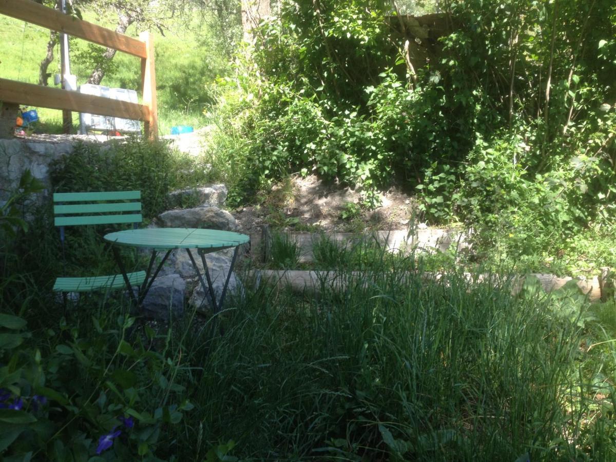Eco-Hotel Et Yourtes Du Mercantour Guillaumes Exterior photo